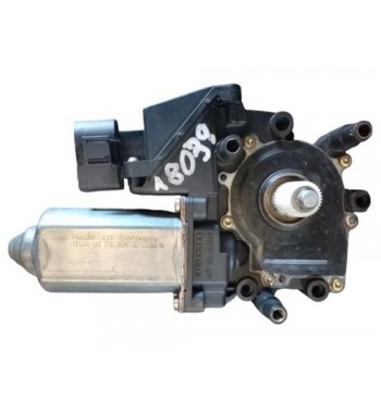Moteur de lève-vitre électrique avant gauche Audi A3 8L 1.8 T quattro Essence 180cv / 132kW AJQ, Année De 1998 - 2003 Référence