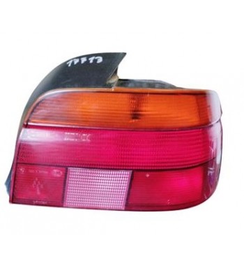Feu arrière droit Bmw E39 523i 2.5 Essence 163cv / 120kW M52 B25 (256S4), année de 1998-2001 Référence 63218363558