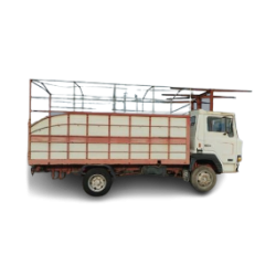 Smontaggio completo di un Ebro L60 2R 3.9D con motore 4236LD. Veicolo completo per pezzi di ricambio.